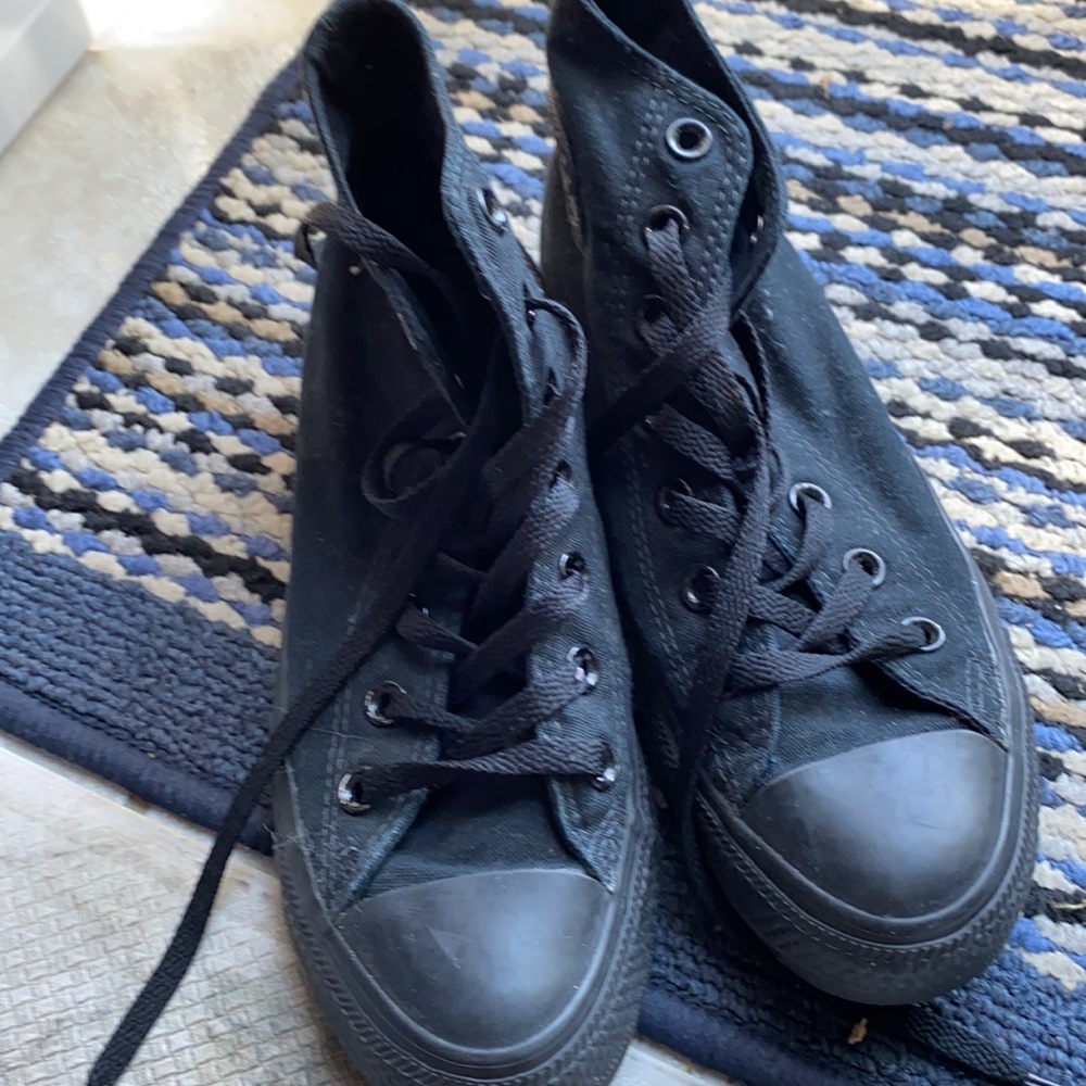 Black converse high top